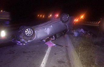 Karabük'te devrilen otomobildeki 2 kişi yaralandı