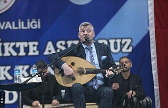 Metin Şentürk Düzce'de engelli bireyler için konser verdi