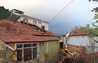 Samsun ve Tokat'ta kuvvetli rüzgar çatıları uçurdu