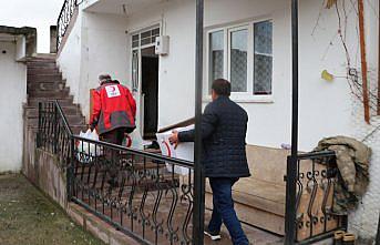 Türk Kızılay'dan Havza'da evi yanan aileye yardım