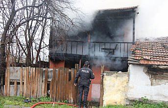 Bolu'da metruk binada çıkan yangın söndürüldü
