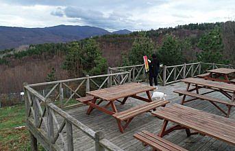 Genç ressam doğadan aldığı ilhamı tablolarına yansıtıyor