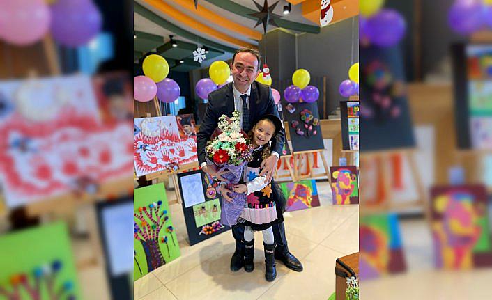 İTÜ ETA Vakfı Doğa Koleji öğrencisi 6 yaşında ilk resim sergisini açtı
