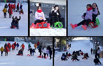 Samsun'da çocuklar sokakları kayak pistine çevirdi