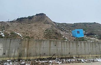 Sinop'ta sağanak ve kar yağışı heyelanlara yol açtı