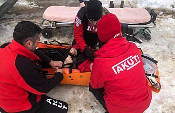 Trabzon'da hastalanan yaşlı adam AKUT tarafından sağlık ekiplerine ulaştırıldı