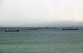 Yük gemileri kuvvetli rüzgar nedeniyle  Sinop doğal limanına demirledi
