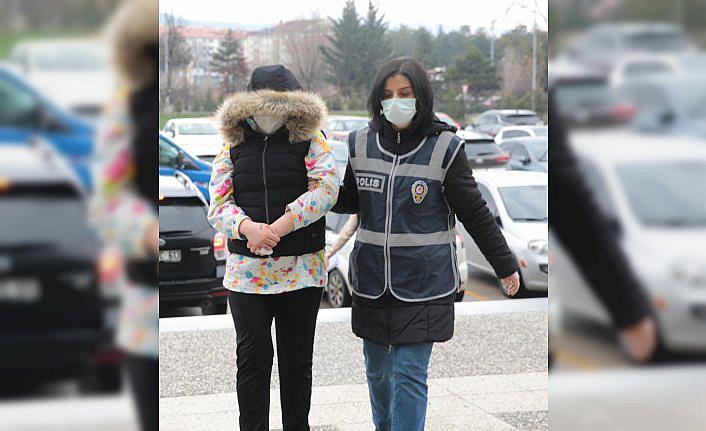 Bolu'da şiddet uyguladığı iddiasıyla sevgilisini bıçaklayan kadın gözaltına alındı