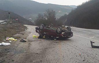 Samsun'da otomobilin devrilmesi sonucu iki kişi yaralandı