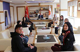 Başarılı öğrencilerden Havza Belediye Başkanı Özdemir'e ziyaret