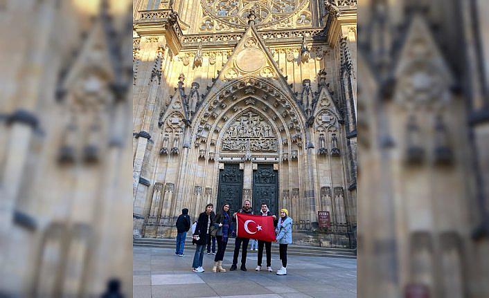 Çorum Mehmetçik Anadolu Lisesi öğrencileri, Çekya'da kaşık oyunu oynadı