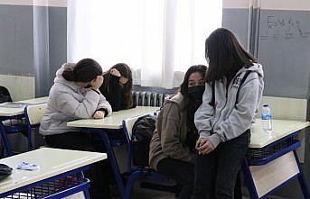 GÜNCELLEME - Samsun'da devrilen öğrenci servis aracı ikizleri ayırdı