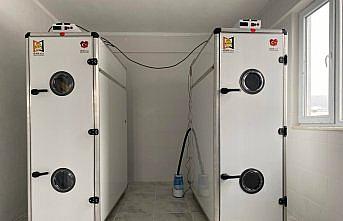 Karabük'te belediyenin projesiyle yetiştirilen kaz yumurtaları kuluçka makinesine yüklendi