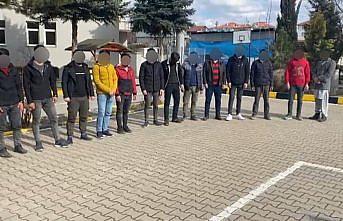Kastamonu'da 9 düzensiz göçmen yakalandı, 2 kişi gözaltına alındı