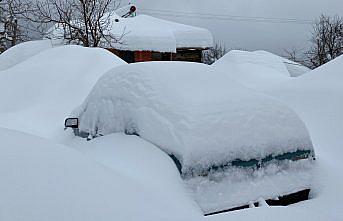 Kastamonu'da araçlar kara gömüldü