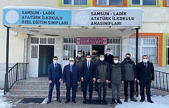 Kaymakam Orhan ilkokul öğrencilerini ziyaret etti