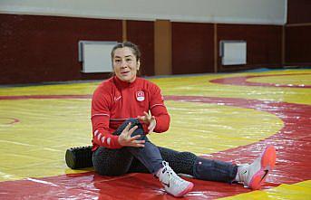 Milli güreşçi Yasemin Adar, beşinci Avrupa şampiyonluğunun peşinde: