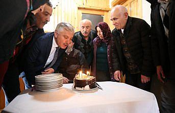 Ordulu asırlık dede 113'üncü yaşını pasta keserek kutladı
