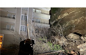 Samsun'da heyelan nedeniyle 5 katlı binada yaşayanlar tahliye edildi