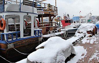 Samsun, Sinop ve Kastamonu'da kar yağışı etkili oluyor