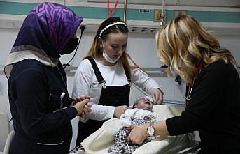 Samsun'da 600 gram doğan bebek hayata tutundu