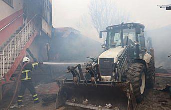 Samsun'da çıkan yangında 2'si çocuk 6 kişi dumandan etkilendi