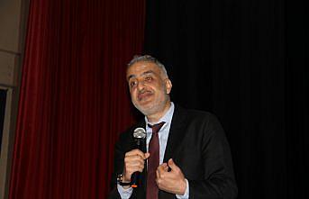 Yazar ve televizyon programcısı Develi, Çarşamba'da söyleşiye katıldı