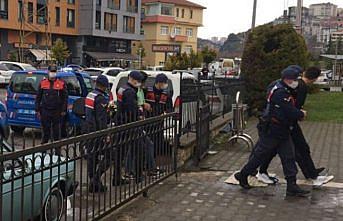 Zonguldak'ta iş yerinden inşaat demiri çaldıkları iddiasıyla 3 zanlı tutuklandı