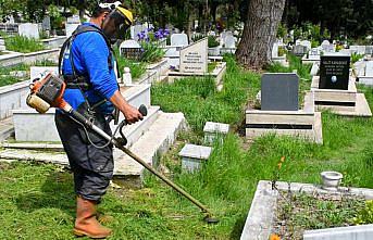 Ereğli'de mezarlıklarda bayram temizliği