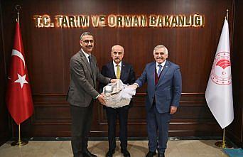 FİSKOBİRLİK Yönetim Kurulu Başkanı Bayraktar, Bakan Kirişci'yi ziyaret etti