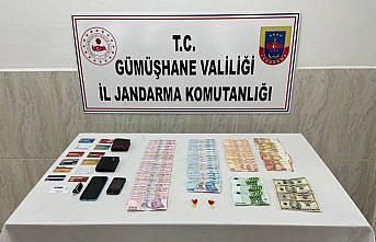 Gümüşhane'de kendini jandarma olarak tanıtıp dolandırıcılık yapan zanlı tutuklandı