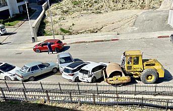 Karabük'te kontrolden çıkan silindir 8 araca çarptı