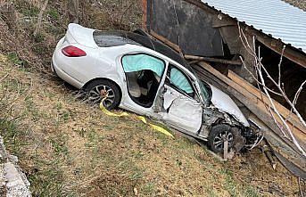 Kastamonu'da samanlığa çarpan otomobilin sürücüsü yaralandı