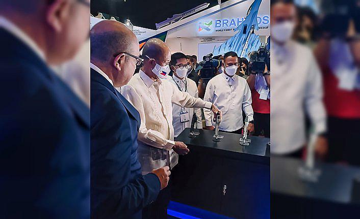 Sarsılmaz, Manila'da düzenlenen savunma fuarında ilgi odağı oldu