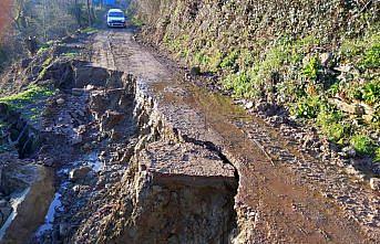 Sinop'ta 118 köy yolunda heyelan oluştu