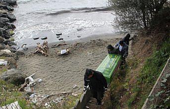 Sinop'ta emekli öğretmen sahilde ölü bulundu