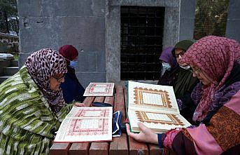Tarihi türbede 50 yıldır mukabele geleneğini sürdürüyorlar