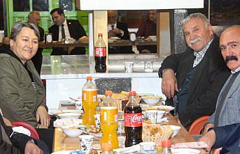 Taşova Kaymakamı Gökcecik, muhtarlarla iftarda bir araya geldi