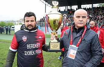 Antrenör baba ile başkan oğlunun şampiyonluk sevinci