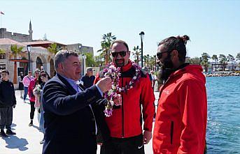 Artvin'den yelkenliyle yola çıkan iki denizci, İzmir'e ulaştı