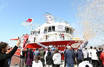 Bakan Karaismailoğlu, Trabzon'da balıkçı gemisinin suya indirilmesi törenine katıldı: