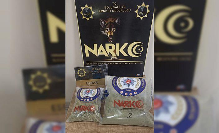 Bolu'da vücuduna sarılı uyuşturucuyla yakalanan kadına ev hapsi