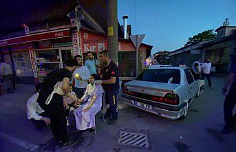 Düzce'de 2 otomobilin çarpışması sonucu 10 kişi yaralandı