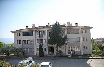 Düzce'de bir kişi tartıştığı eşini boğarak öldürdü