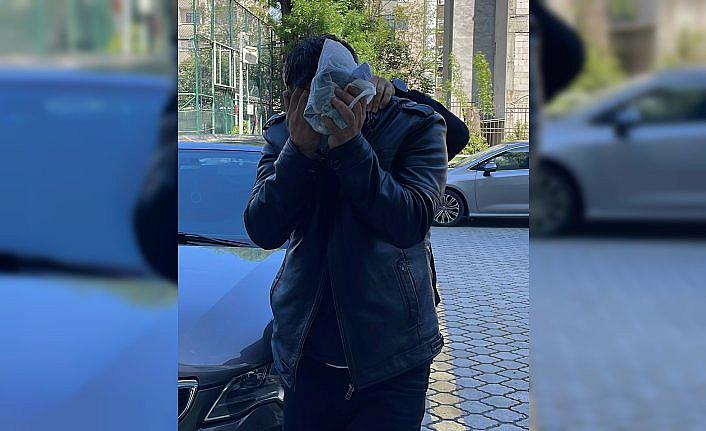 Kargoyla Samsun'a gönderilen uyuşturucuyu alan iki zanlı yakalandı