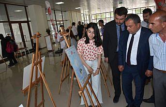 Sinop'ta lise öğrencilerinin yaptığı karikatürler sergileniyor