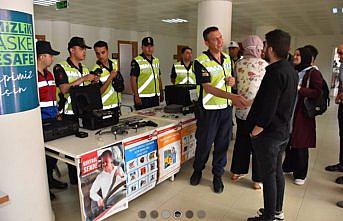 Tokat'ta polis ve jandarma üniversitelilere trafik semineri verdi