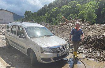 İki selde de hasar gören aracını kullanmayı sürdürecek
