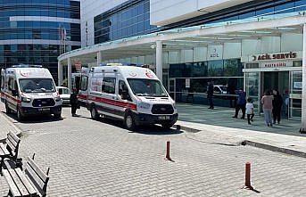 Karabük'te inşaat iskelesinin çökmesi sonucu 2 işçi yaralandı