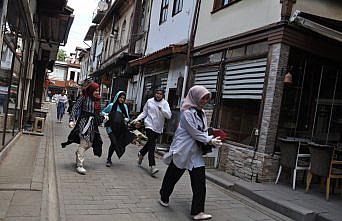 Mudurnu'da öğrenciler çevre temizliği yaptı